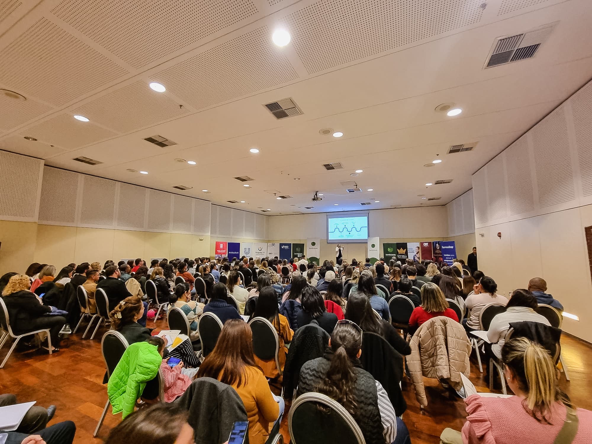 Seminarios Presenciales de IA — Axial Andina